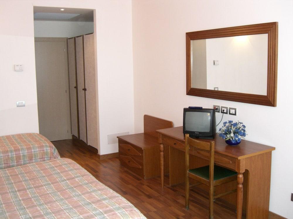 Hotel Golden ริมินี ภายนอก รูปภาพ