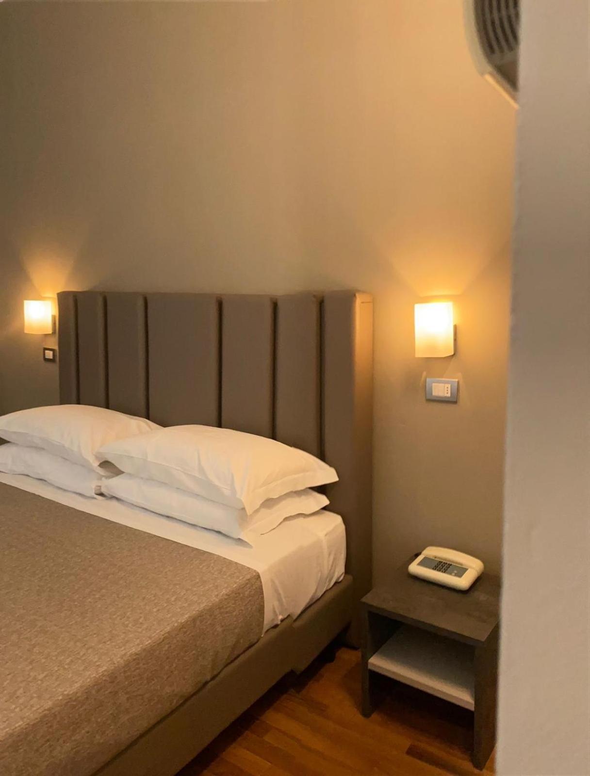 Hotel Golden ริมินี ภายนอก รูปภาพ