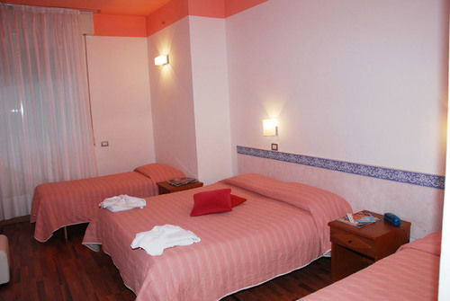 Hotel Golden ริมินี ภายนอก รูปภาพ